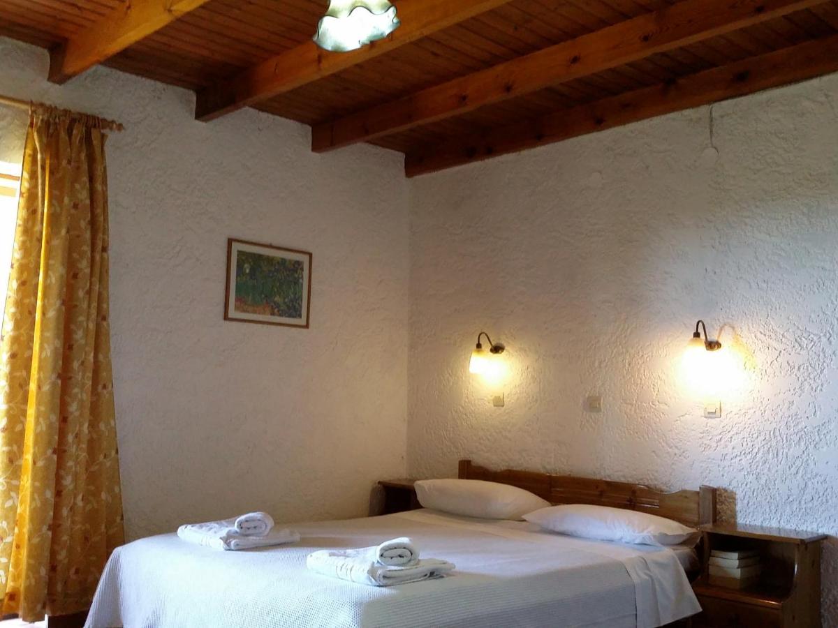 Olive Tree Cottages Palaiochora Bagian luar foto